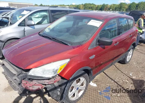 2015 Ford Escape S из США, поврежденный, VIN 1FMCU0F76FUA75479